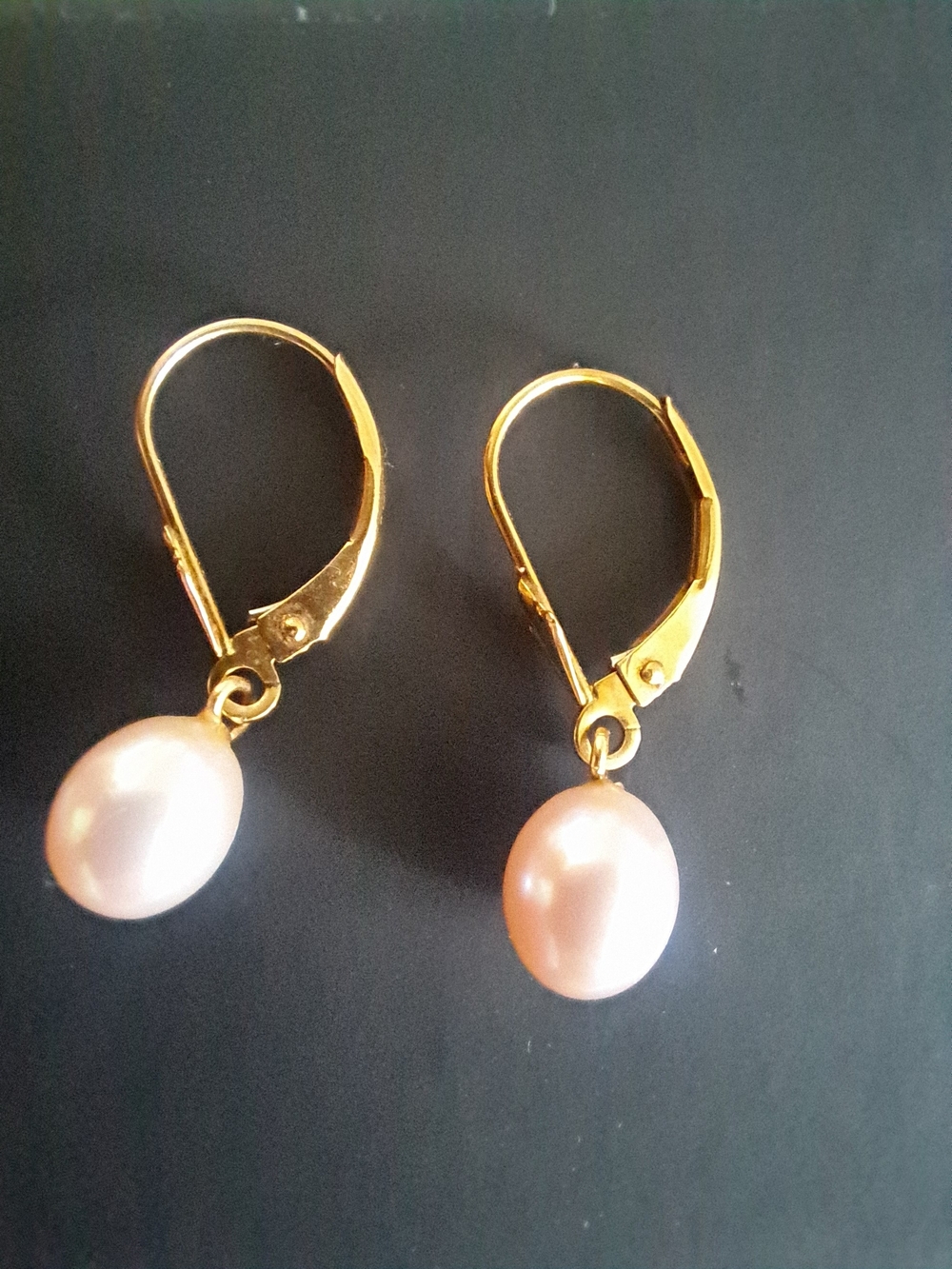 Vintage 10K Gold Pink Pearl Drop Earrings with Lever-Back Closure